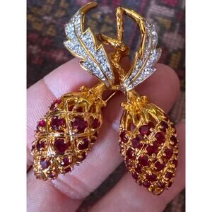 Vtg Jacqueline Kennedy Collection JBK Camrose & Kross Berry Crystal Brooch Pin
